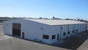 Bangunan Struktur Baja Industri Untuk Ekspor Lokakarya Gudang Baja Prefab Dengan Dimensi Khusus Lapisan Anti-Koresisi yang tahan korosi Pabrik Manufaktur yang Cocok Fasilitas Komersial Iso/ce