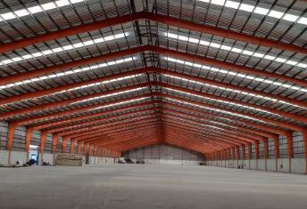 Gedung Workshop Struktur Baja Modular Pra-fabrikasi Aplikasi Industri Komersial Dimensi Kustom Rangka Tahan Lama Tahan Cuaca Pabrik Manufaktur Gudang Logistik Gudang Pertanian